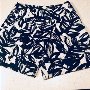 Black & White Linen/ Cotten Shorts Size 6 New
